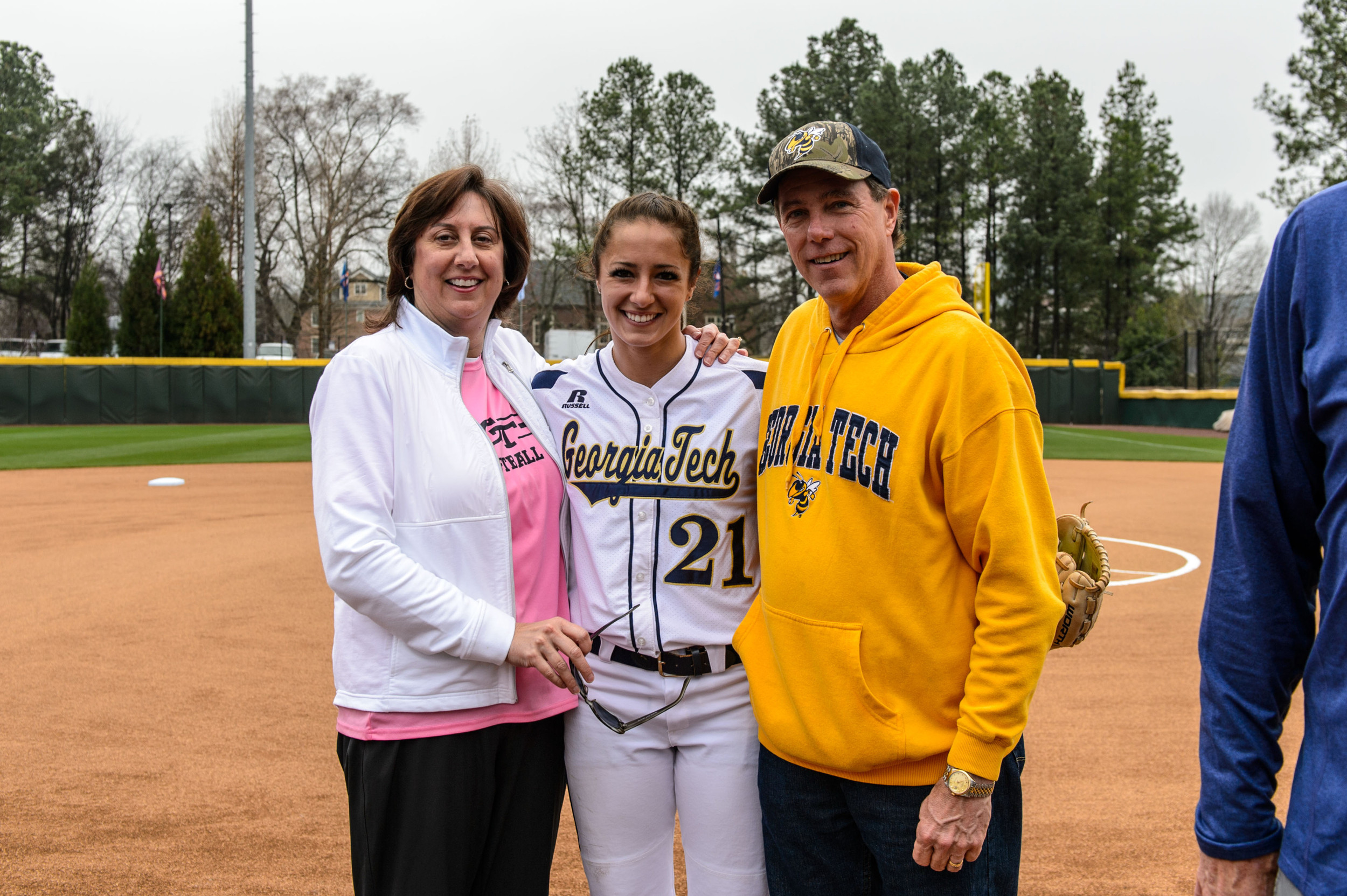 Kylie Kleinschmidt (21) and family