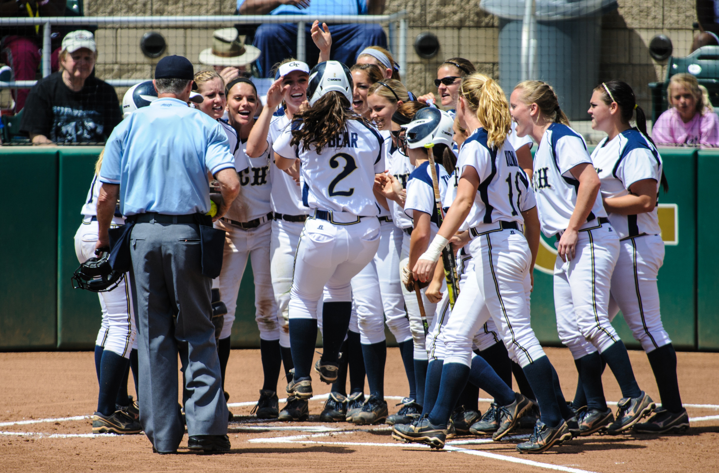 The team celebrates Shannon Bear's (2) BearBomb