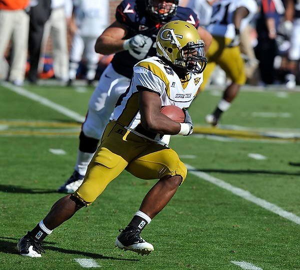 Roddy Jones (20) returning a kick. (Photo by LensEffects)