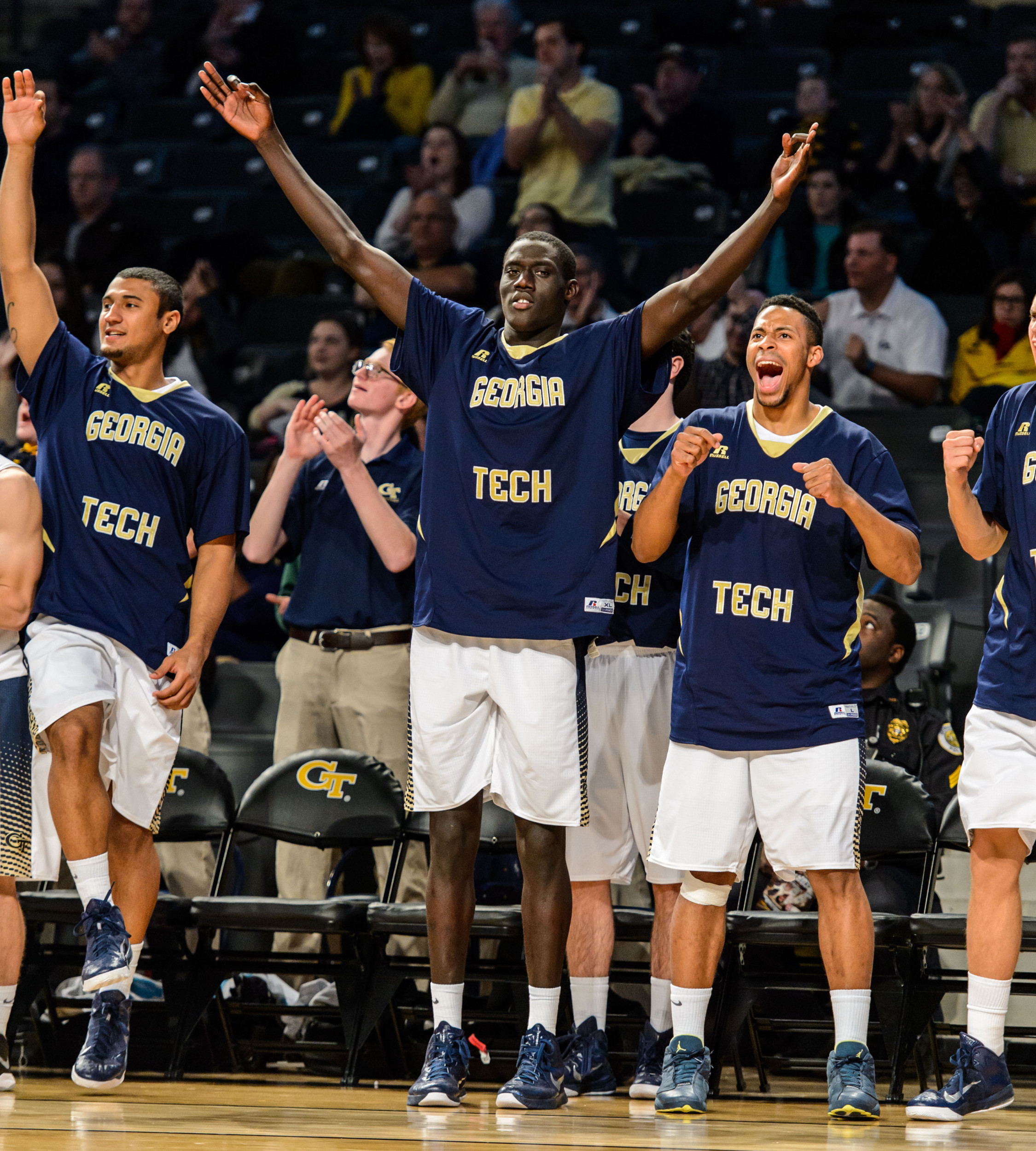 Chris Bolden (2), Abdoulaye Gueye (34), Aaron Peek (31)