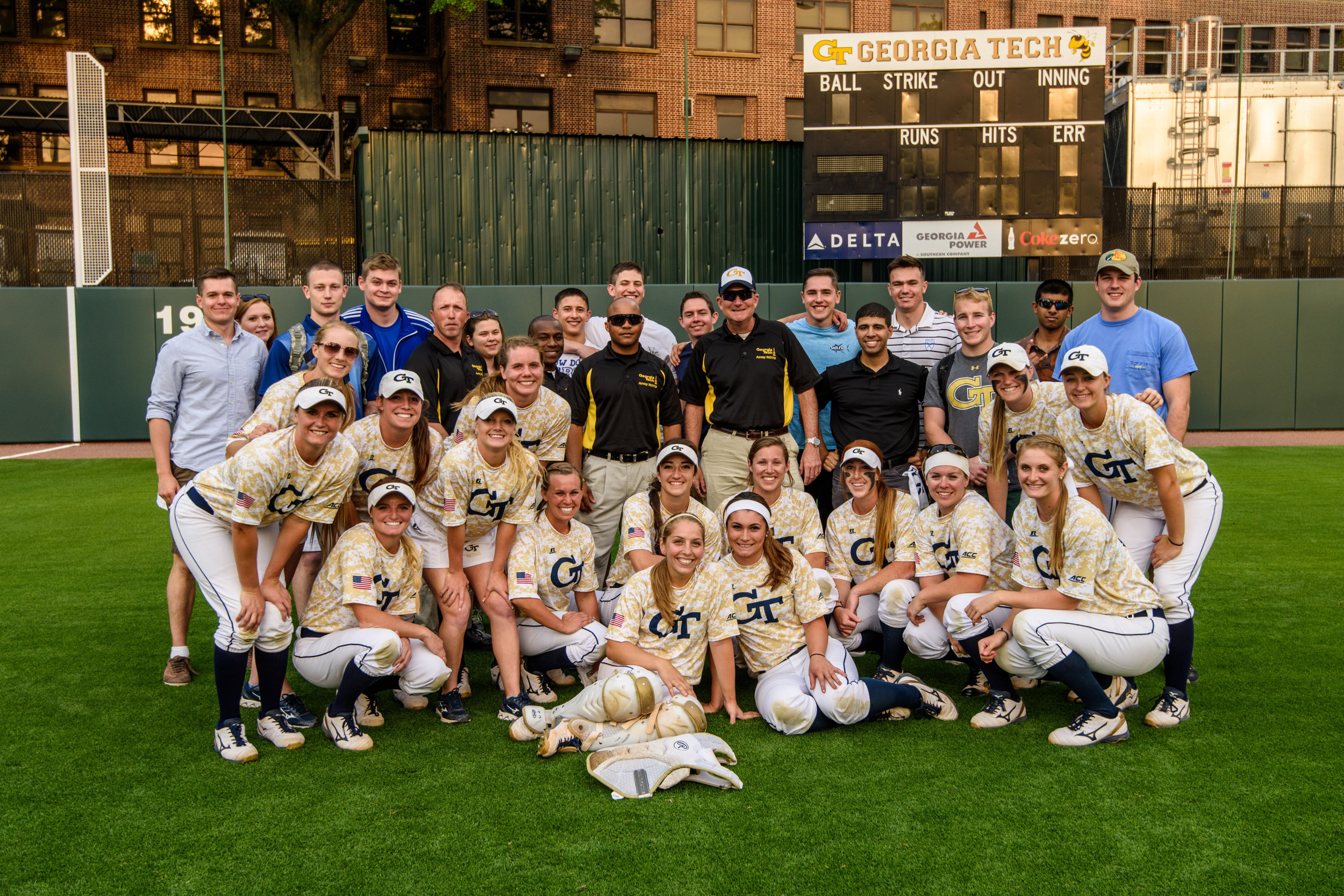 The Yellow Jackets pose with Georgia Tech Army ROTC
