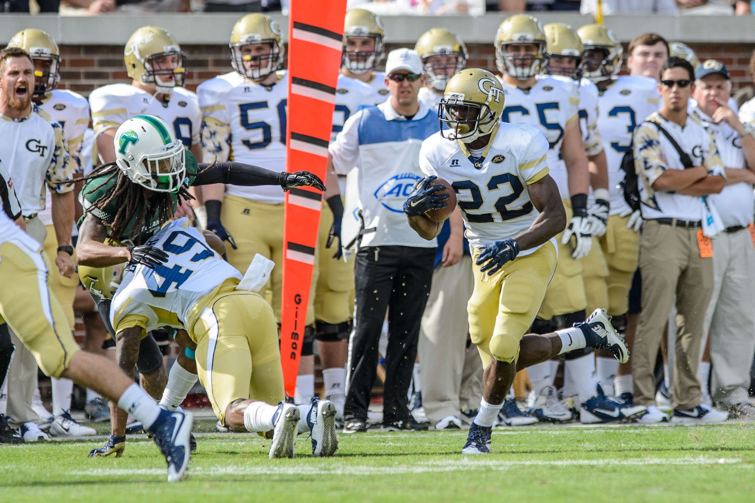 Clinton Lynch (49), Broderick Snoddy (22)