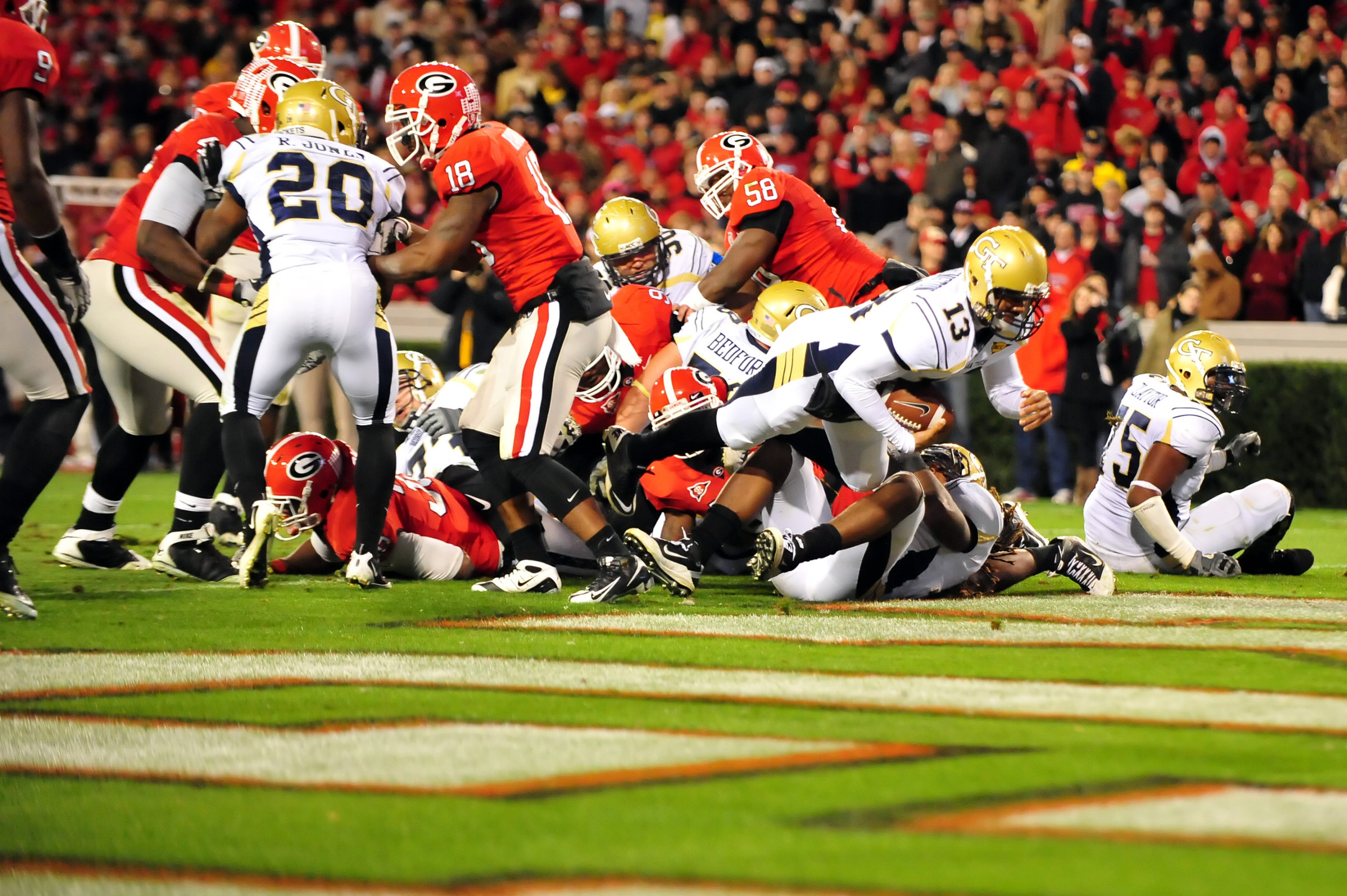 #13 Tevin Washington pushes into the end zone for a touchdown.Georgia Tech at GeorgiaNovember 27, 2010Athens, GAPhoto by LensEffects