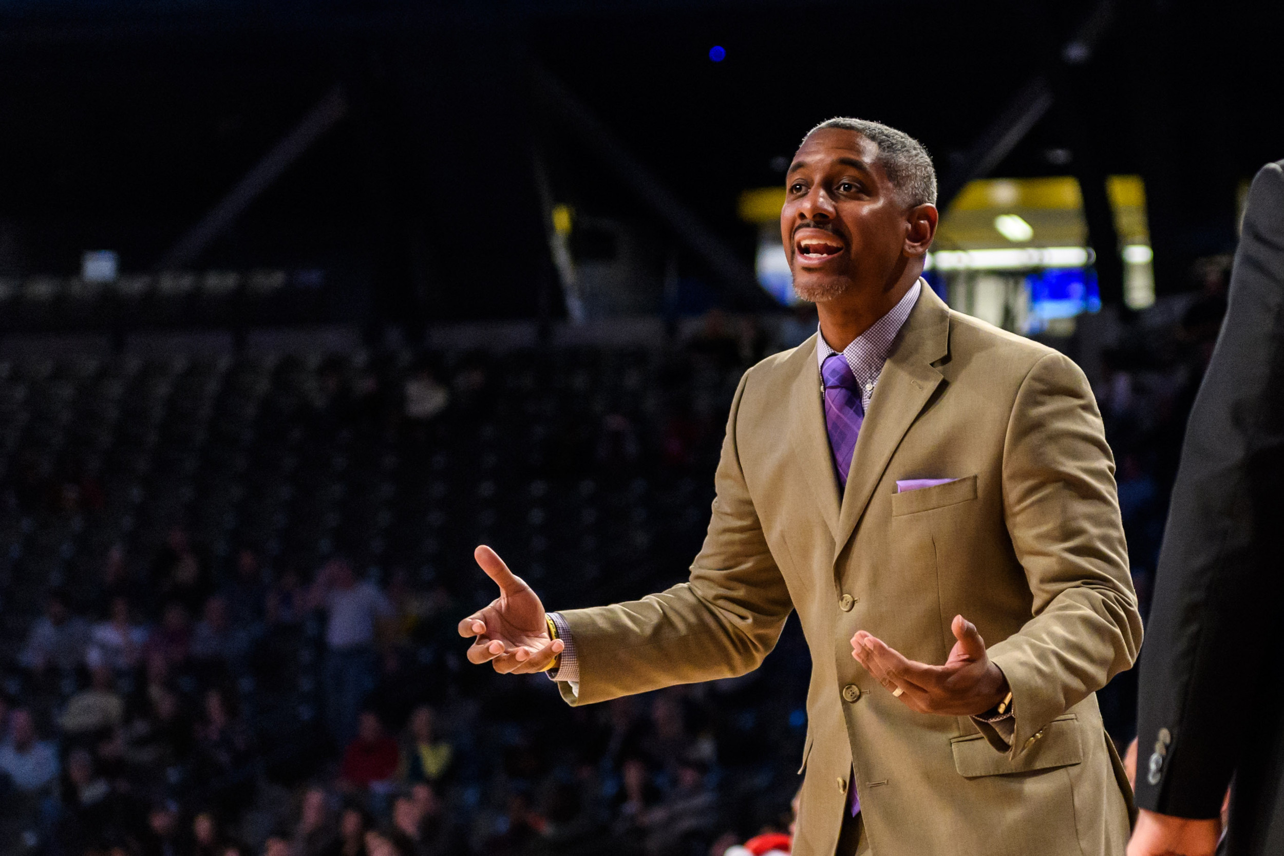 Assistant Coach Darryl LaBarrie