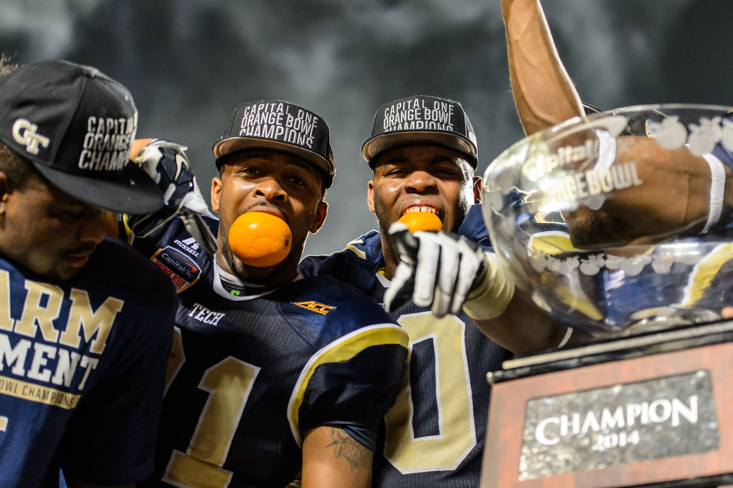 Deon Hill (31), Shaquille Mason (70)