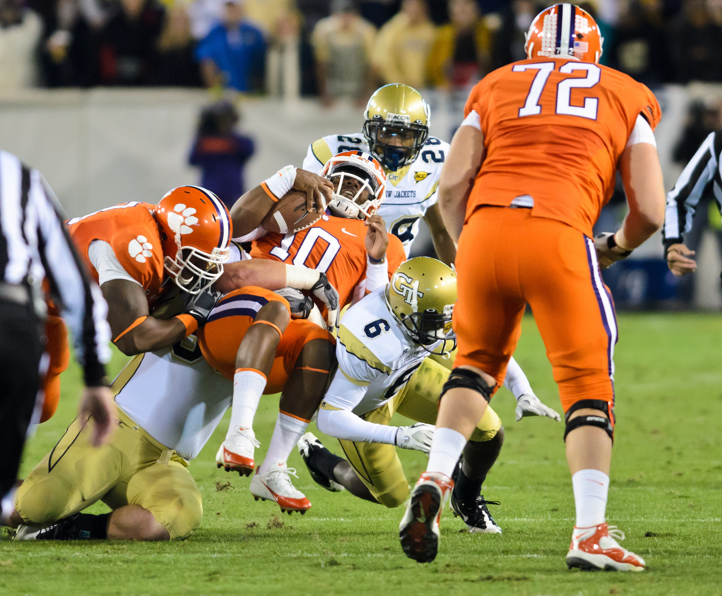 Rod Sweeting (6), Logan Walls (96)