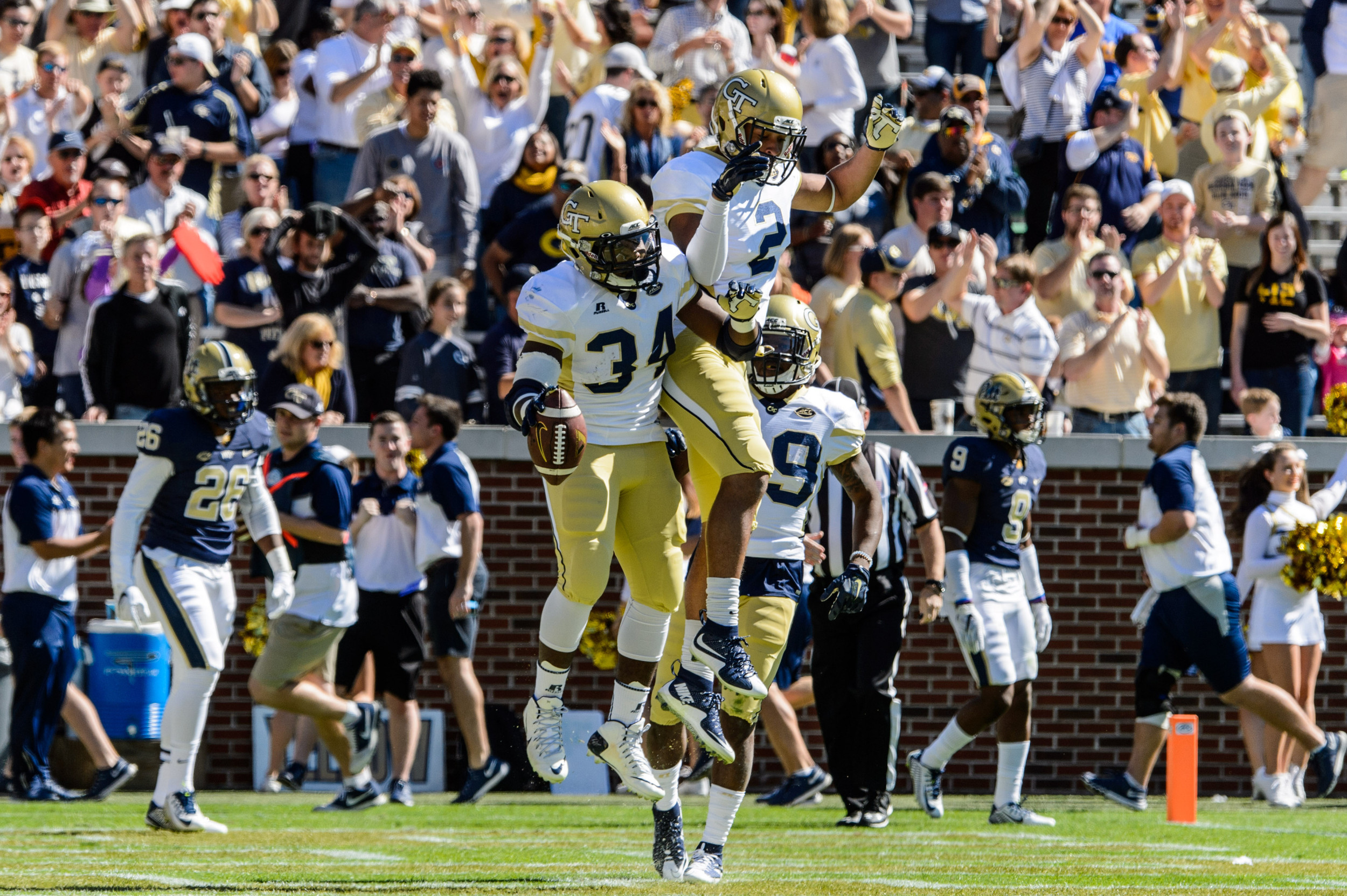 Ricky Jeune (2), Marcus Marshall (34)