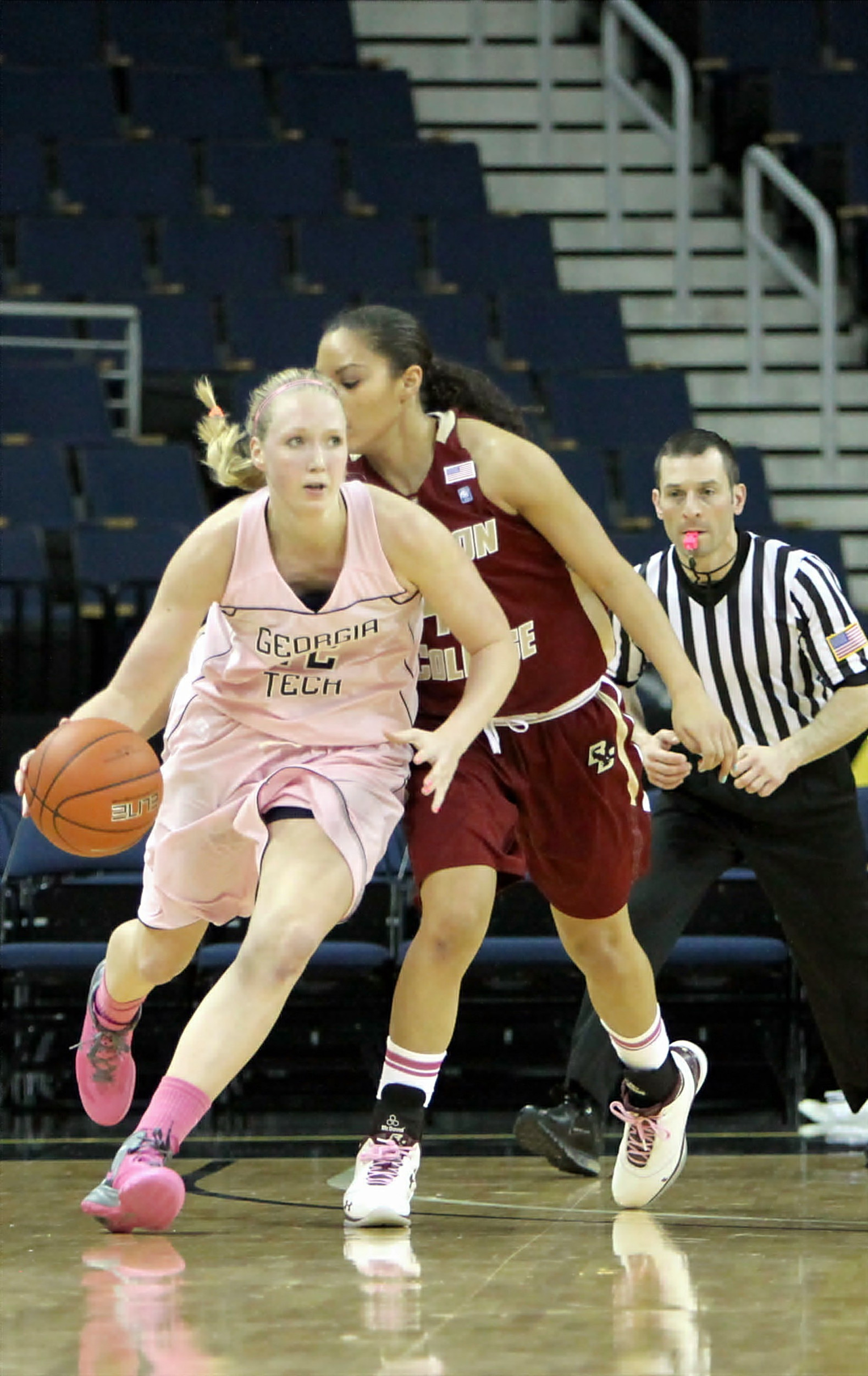 Frida Fogdemark drives against Boston College.
