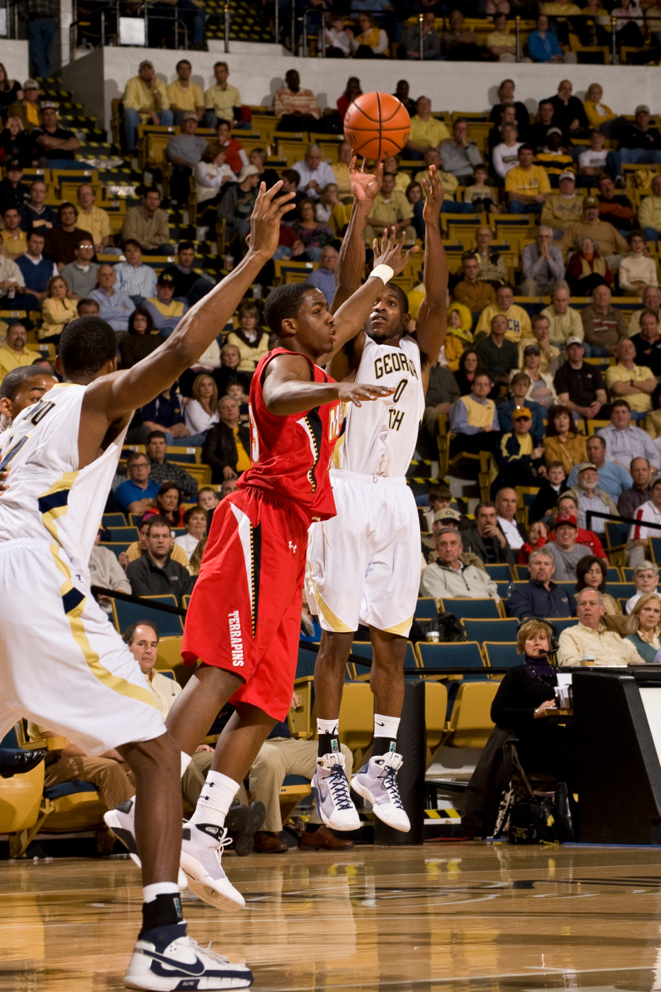 Lewis Clinch fires a jump shot vs. Maryland - February 8, 2009