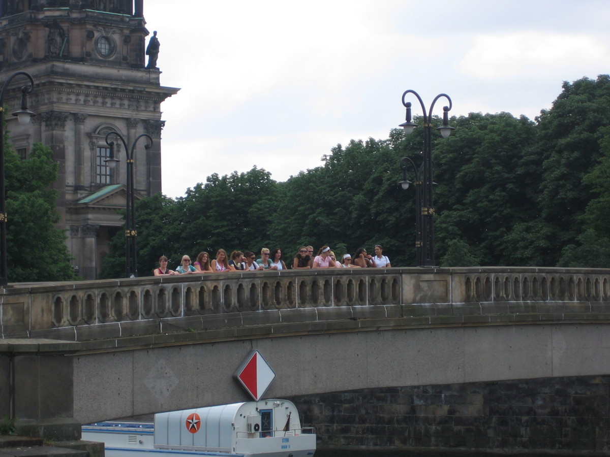Europe - Team stands in front of Berlin Dome
