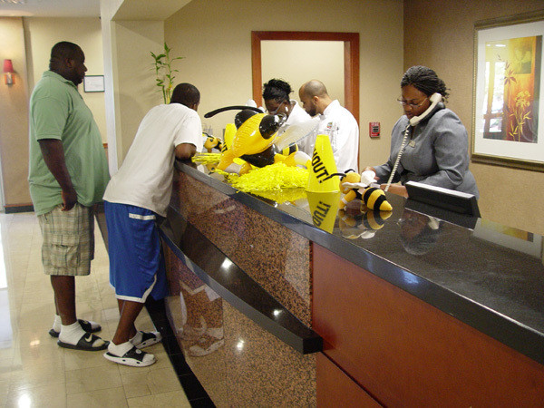 Players arrive for the start of fall camp (July 22, 2008)