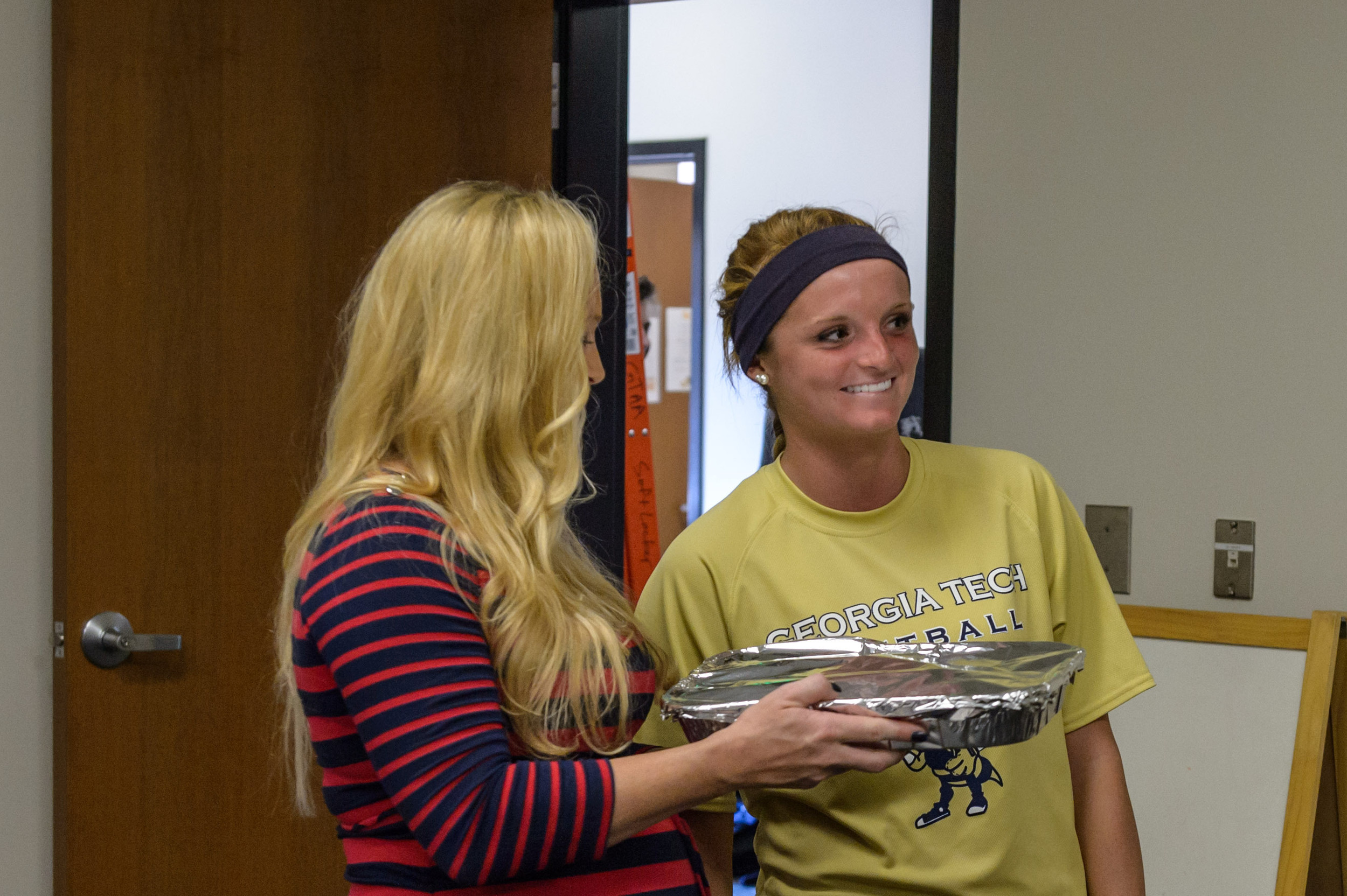 Jennie Finch talks with Georgia Tech Softball