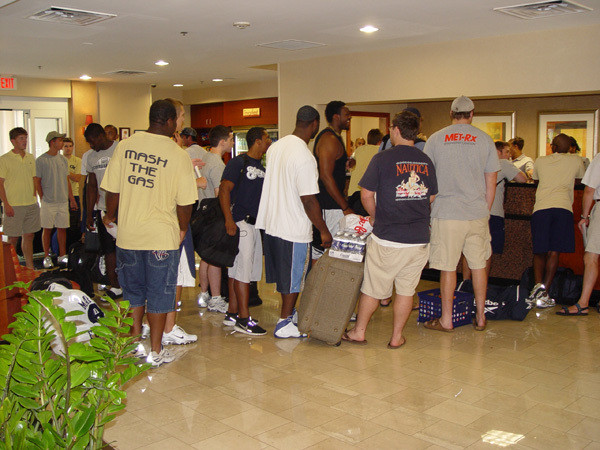 Players arrive for the start of fall camp (July 22, 2008)