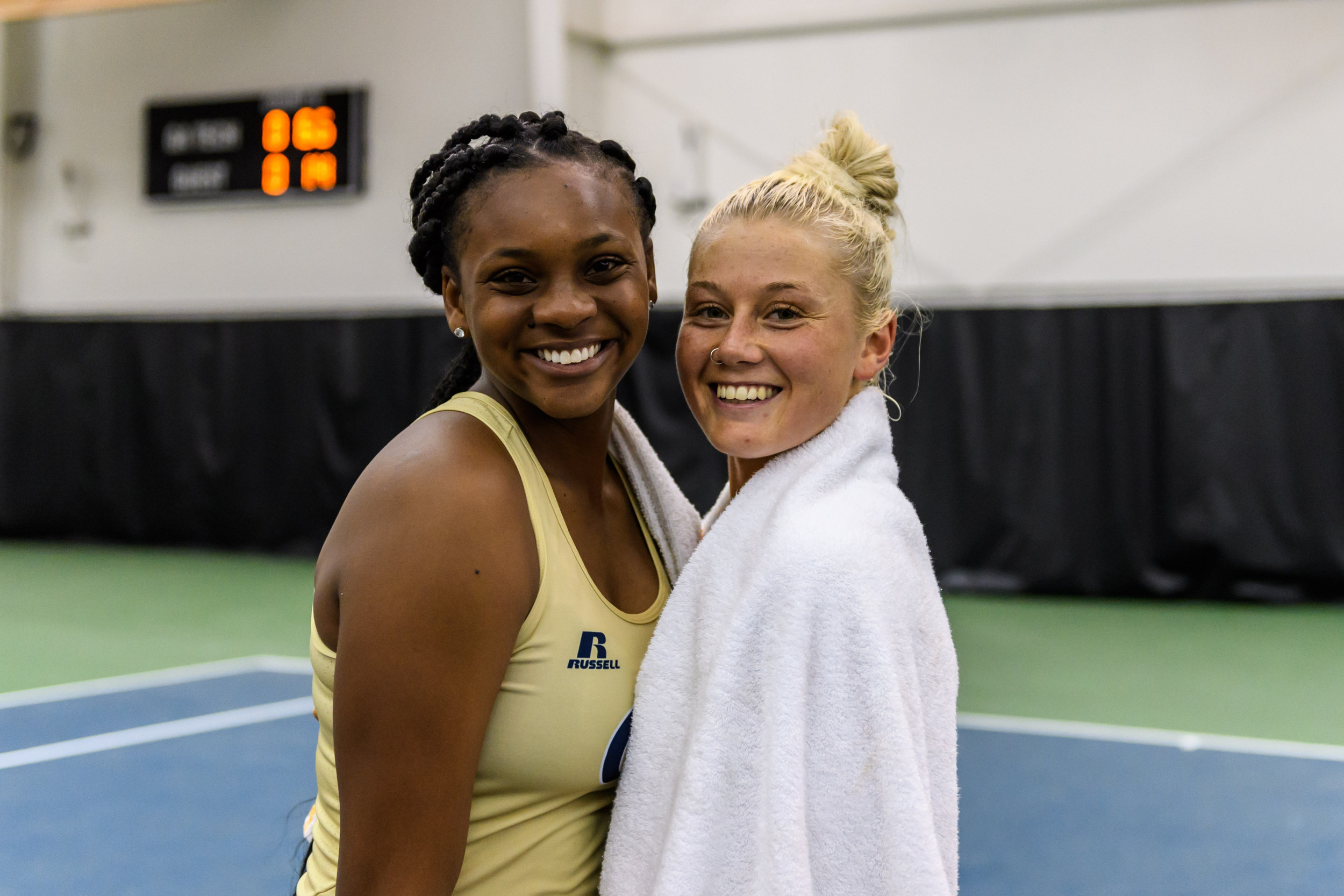 Paige Hourigan, Johnnise Renaud