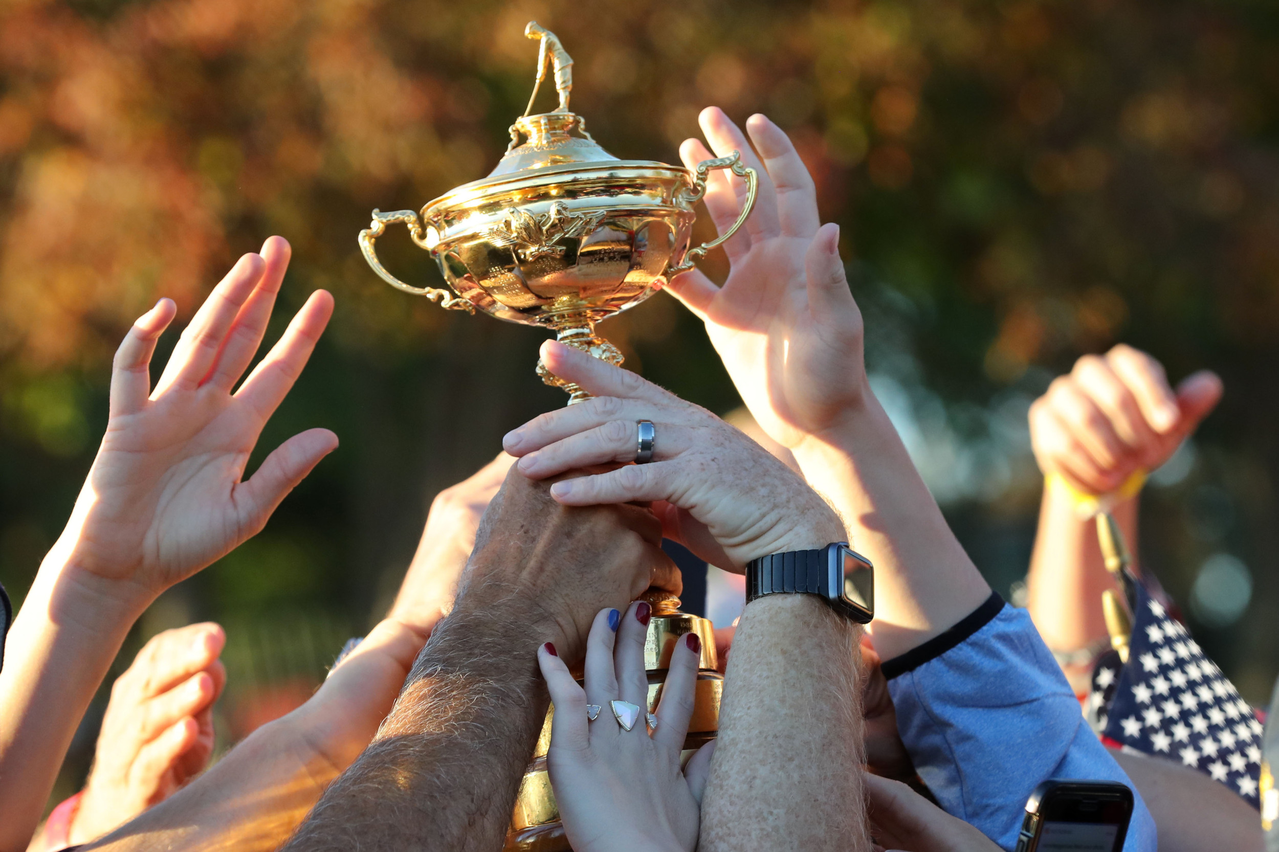 Oct 2, 2016; Chaska, MN, USA; The USA poses with the Ryder CUp during the closing ceremonies after the single matches in 41st Ryder Cup at Hazeltine National Golf Club. Mandatory Credit: Rob Schumacher-USA TODAY Sports