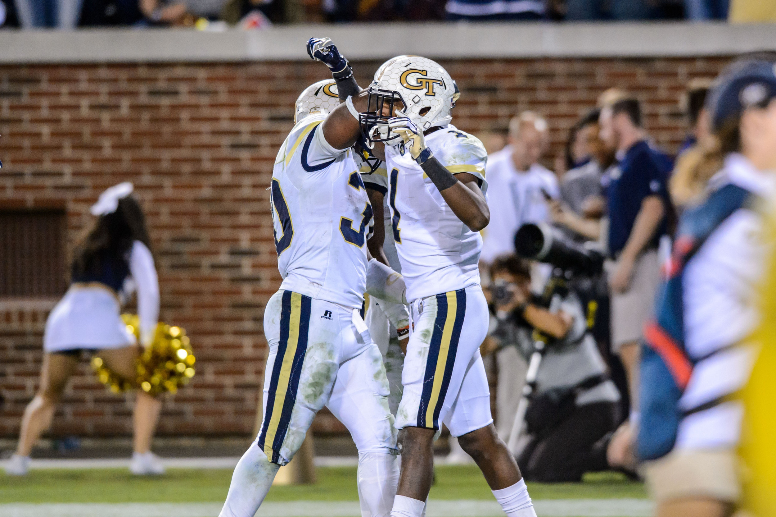 KirVonte Benson (30), Qua Searcy (1)