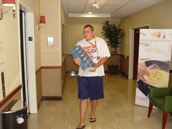 Players arrive for the start of fall camp (July 22, 2008)