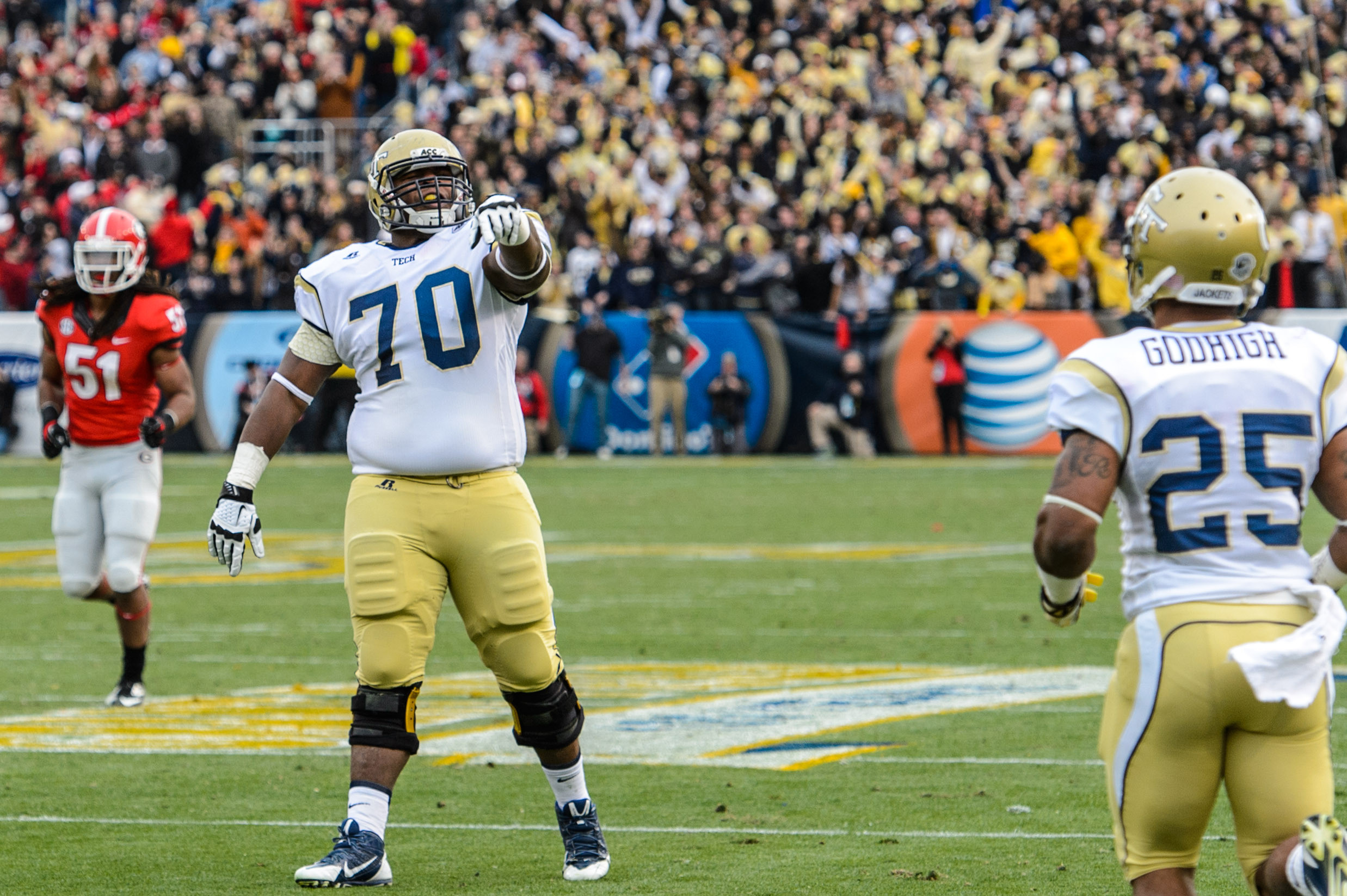 Robert Godhigh (25), Shaquille Mason (70)